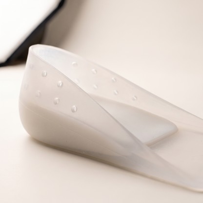Macro of the ELVO wedge tapering from heel to arch